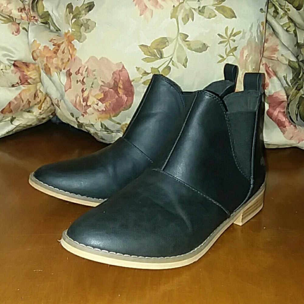 Rocket Dog Booties size 9.5